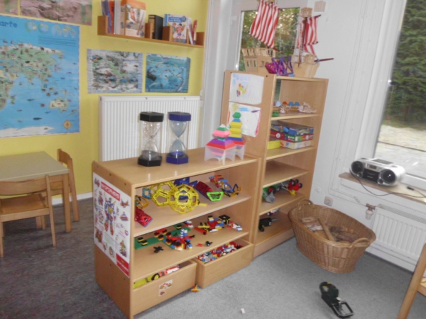 Spieleschrank