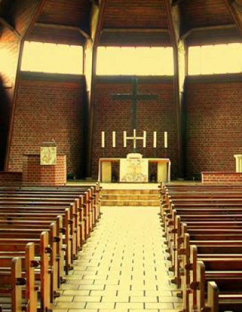 Unsere Erlöserkirche -
hier feiern wir gemeinsam Gottesdienste. 